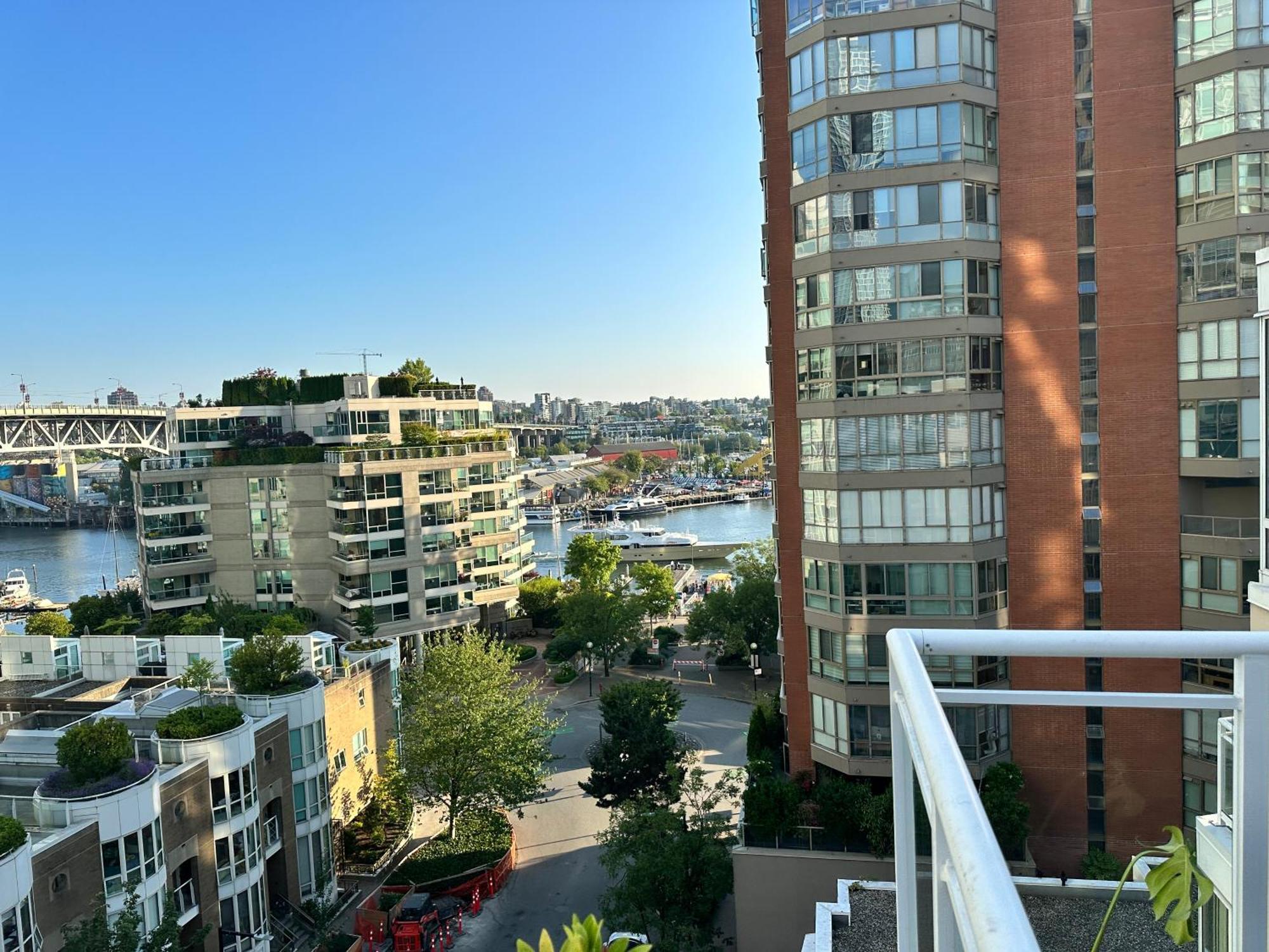 Penthouses Of Beach Ave Vancouver Exterior foto